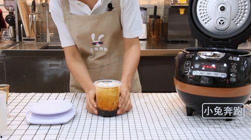 黑糖爆料奶茶的做法视频,视频教学，轻松学会经典风味