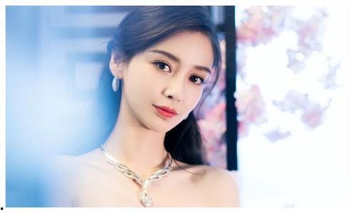 杨颖最新杂志消息爆料,时尚转型与生活态度大公开