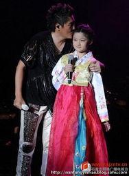 娱乐圈八卦最新爆料女儿,明星女儿意外曝光，背后故事令人唏嘘！